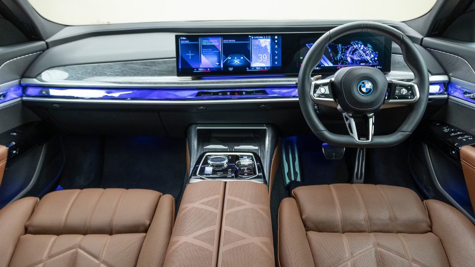 BMW i7