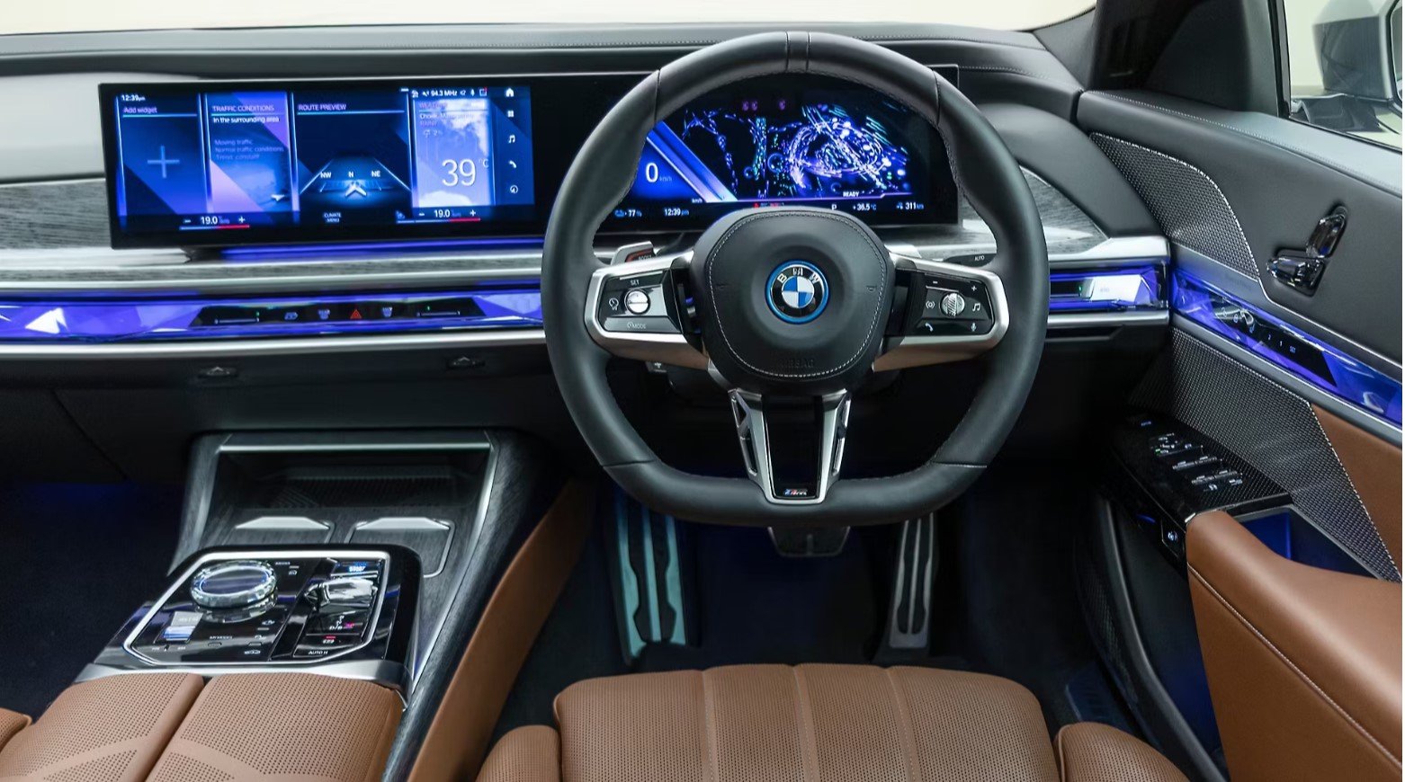 BMW i7