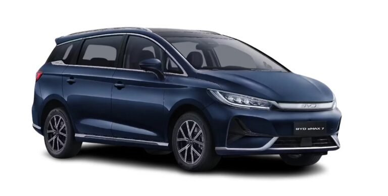 BYD eMax 7 Right Front Three Quarter