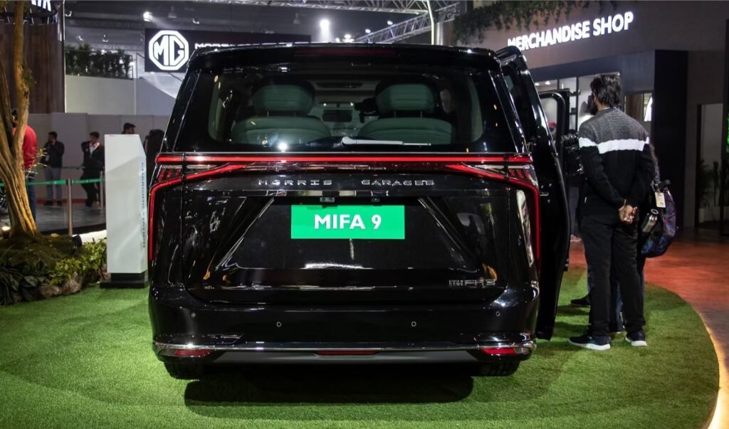 MG Motor M9
