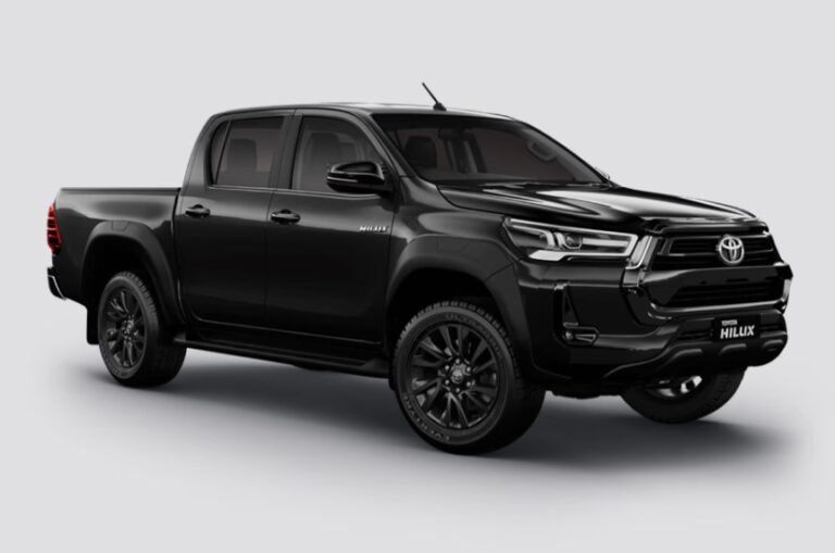 Toyota Hilux Front Right Quarter Image